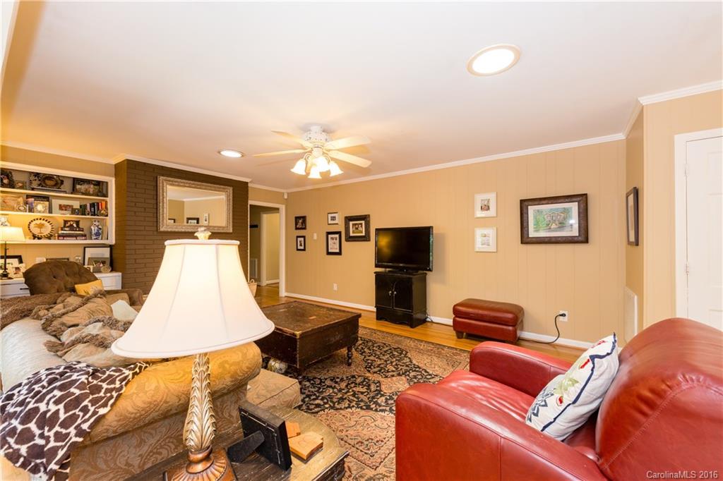 100 Lansdowne Road Charlotte, NC 28270 - Photo 14 of 19 Gallery Image 14