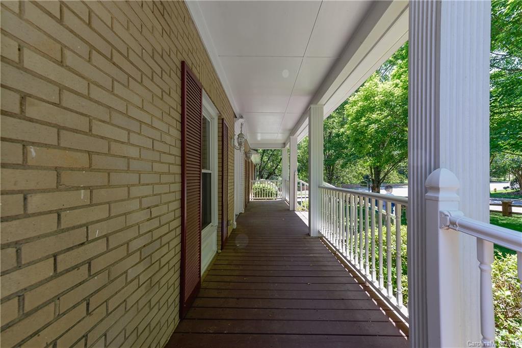 100 Lansdowne Road Charlotte, NC 28270 - Photo 3 of 19 Gallery Image 3