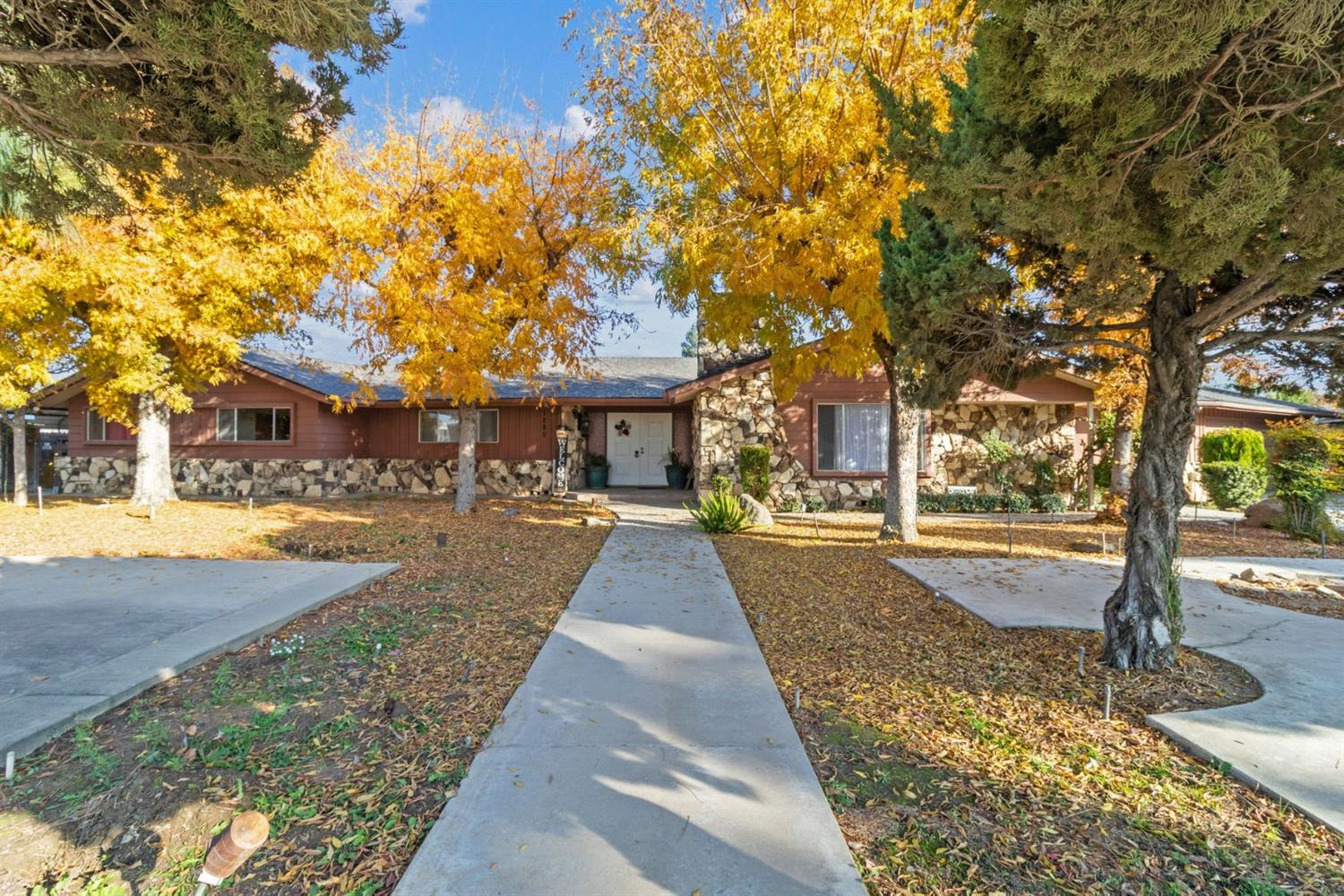 1280 North Reed Avenue Reedley, CA 93654 - Photo 1 of 35