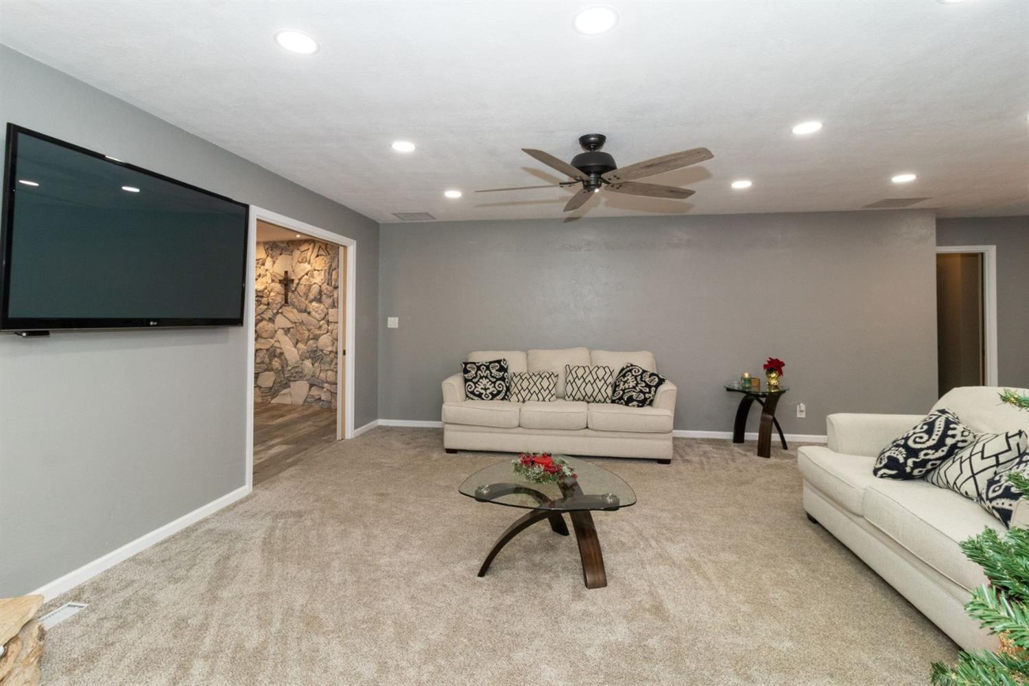1280 North Reed Avenue Reedley, CA 93654 - Photo 6 of 35