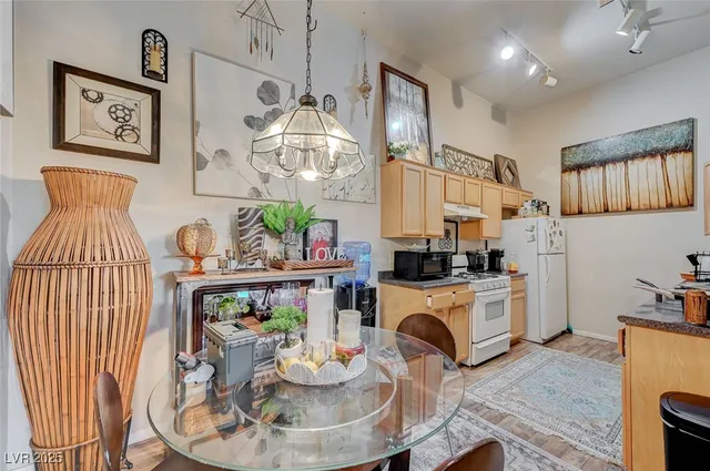 $300,000 | 2305 West Horizon Ridge Parkway, Unit 1223, Henderson, NV 89052