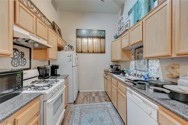 $300,000 | 2305 West Horizon Ridge Parkway, Unit 1223, Henderson, NV 89052