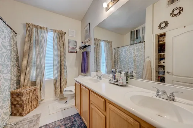 $300,000 | 2305 West Horizon Ridge Parkway, Unit 1223, Henderson, NV 89052