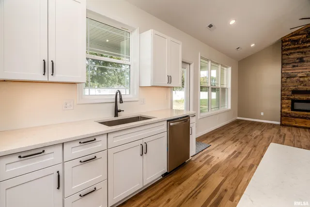 $435,000 | 1106 Horizon Drive, Marion, IL 62959