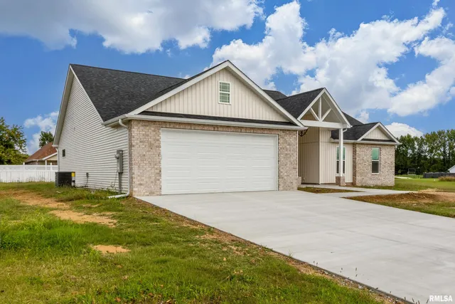 $435,000 | 1106 Horizon Drive, Marion, IL 62959