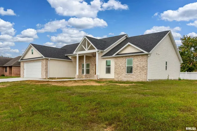 $435,000 | 1106 Horizon Drive, Marion, IL 62959