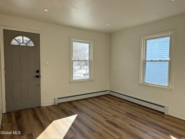 $1,500 | 98 Willow Street, Guilderland, NY 12084