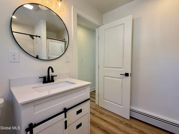 $1,500 | 98 Willow Street, Guilderland, NY 12084