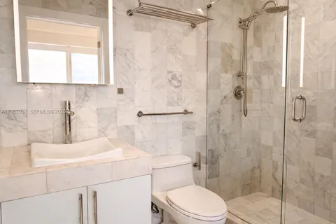$3,250 | 6701 Biscayne Boulevard, Unit 303, Miami, FL 33138