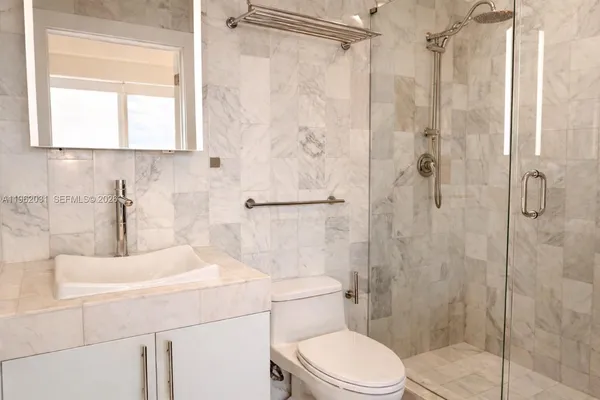 $3,250 | 6701 Biscayne Boulevard, Unit 303, Miami, FL 33138