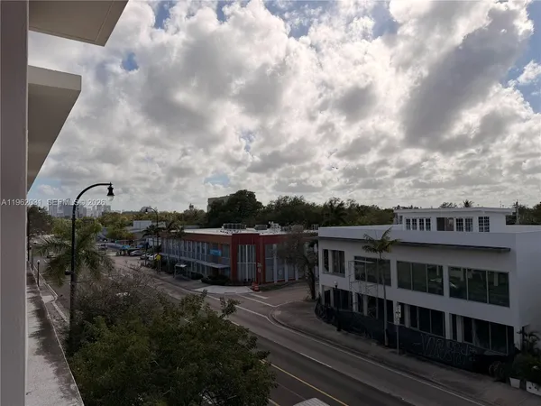 $3,250 | 6701 Biscayne Boulevard, Unit 303, Miami, FL 33138