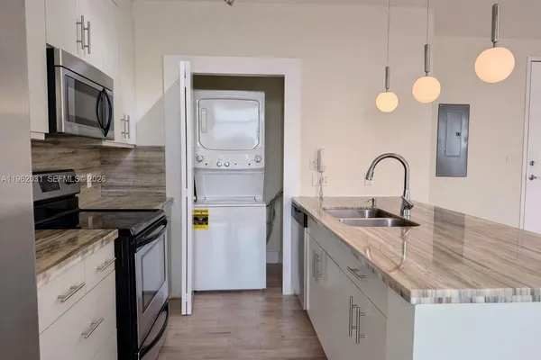 $3,250 | 6701 Biscayne Boulevard, Unit 303, Miami, FL 33138