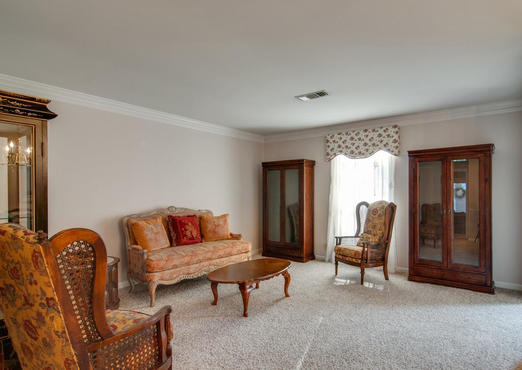 1219 General George Patton Road Nashville, TN 37221 - Photo 6 of 18 a living room with furniture