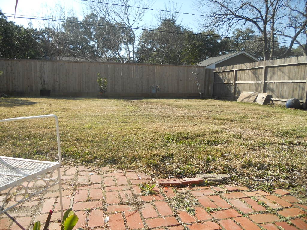 4709 Sanford Road Houston, TX 77035 - Photo 17 of 19 Enjoy this very large backyard! Plenty of room for people and pets to play. Create an awesome backyard oasis! (2018)