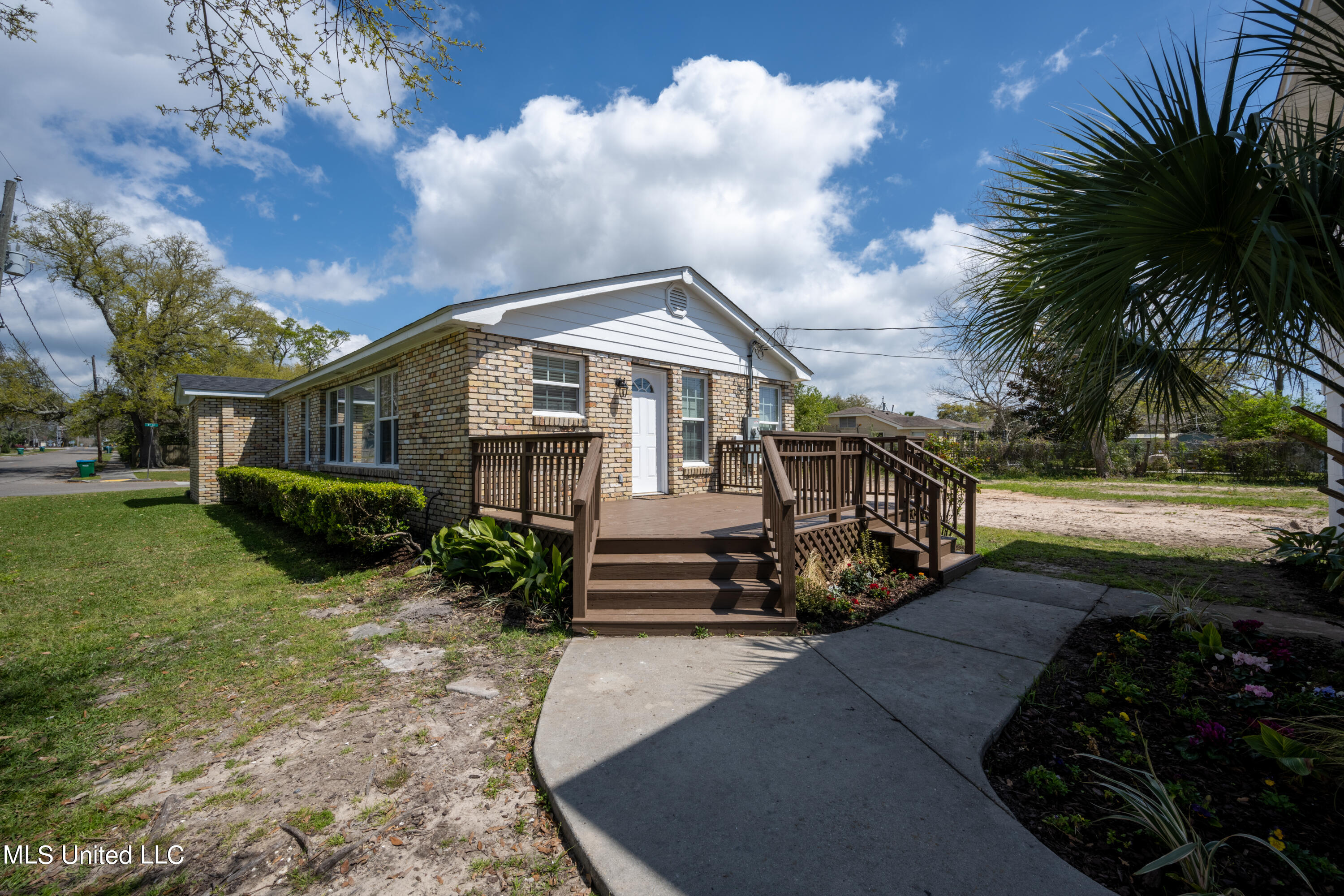 4115 8th Street Gulfport, MS 39501 - Photo 4 of 40 DSC_2659-HDR