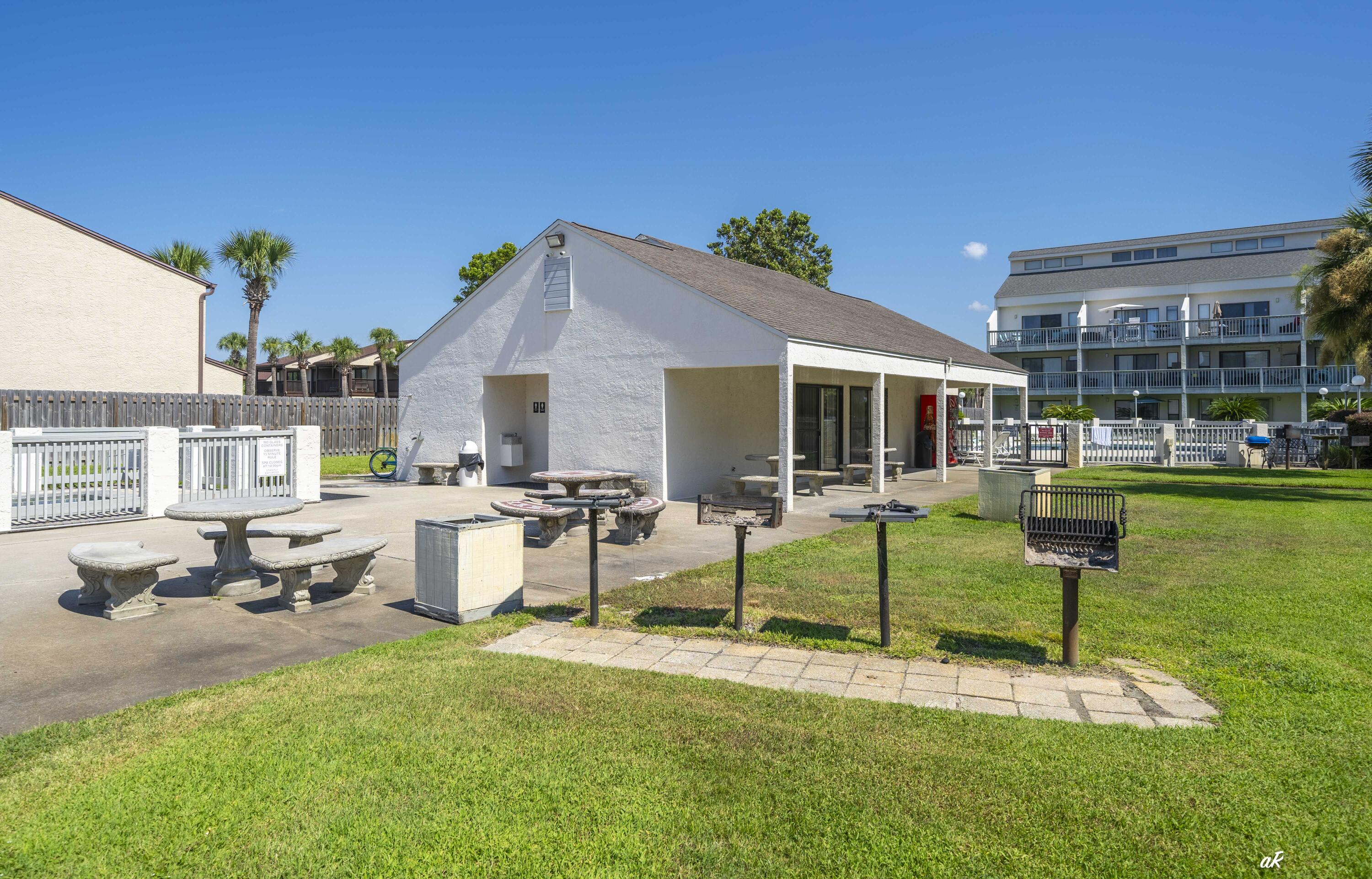 17614 Front Beach Road, Unit C11 Panama City Beach, FL 32413 - Photo 24 of 28 Endless Summer Picnic Area