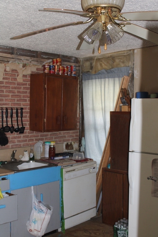 25 Quinebaug Road Dudley, MA 01571 - Photo 16 of 40