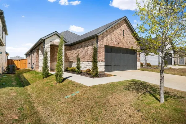 $2,290 | 430 Cherry Laurel Drive, Little Elm, TX 75068