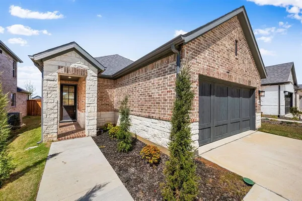 $2,290 | 430 Cherry Laurel Drive, Little Elm, TX 75068