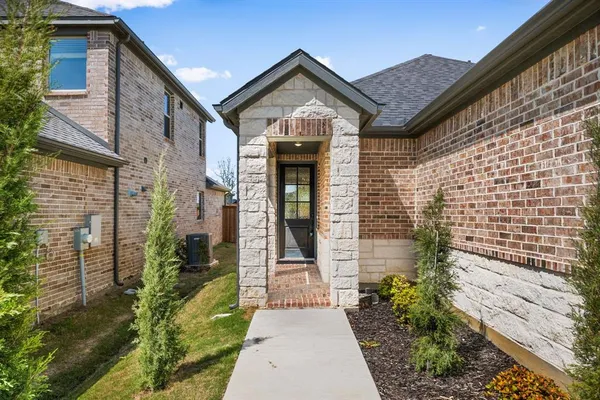 $2,290 | 430 Cherry Laurel Drive, Little Elm, TX 75068