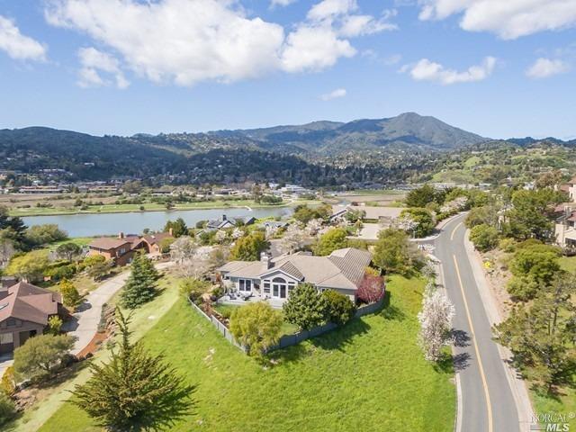 Sophisticated elegance meets comfortable living in this single level spacious contemporary, 4BD, 3.5BA, 3,282 SF Mill Valley home on 34,848 SF lot.