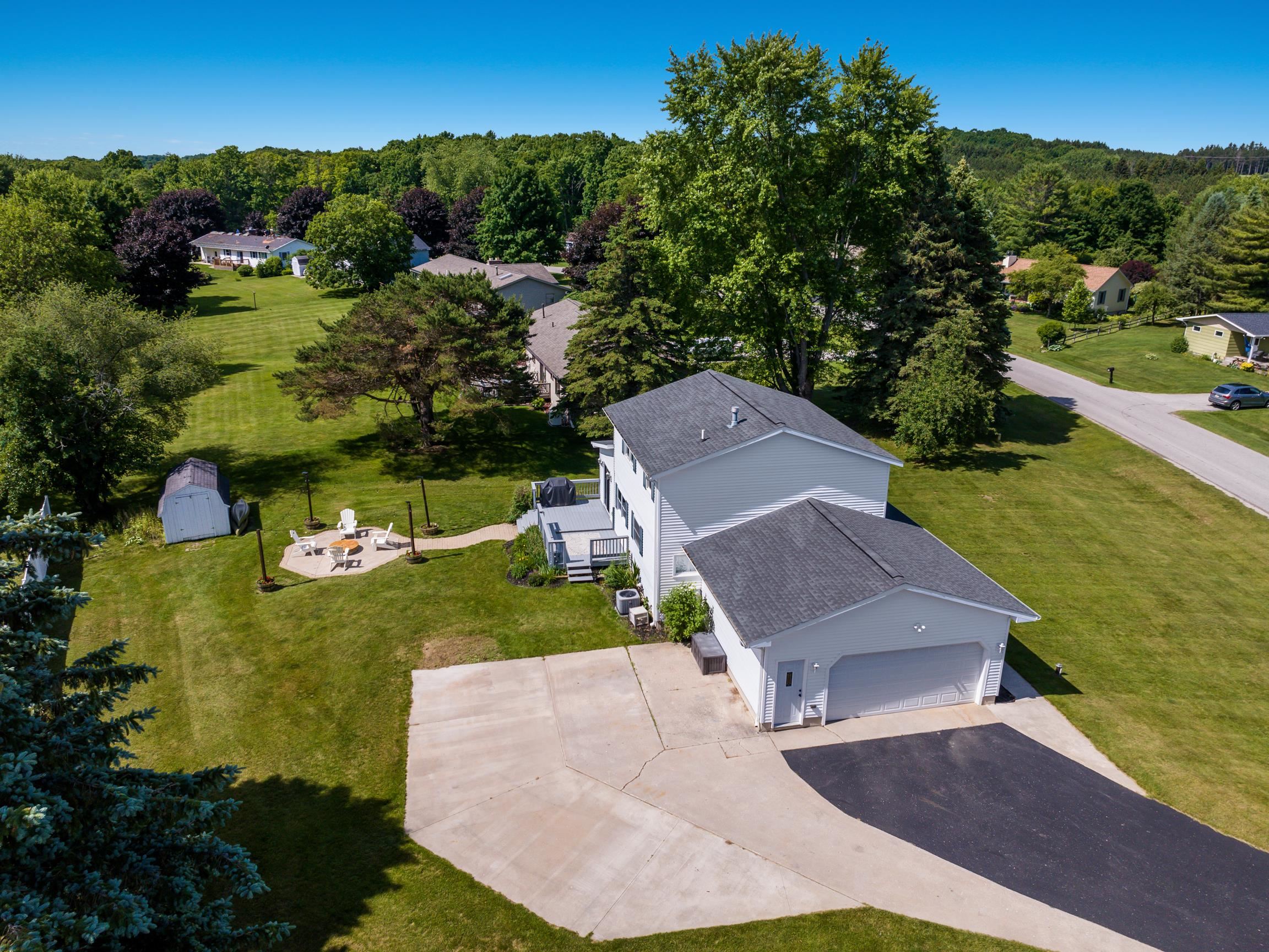 4434 Ridgemoor Drive Traverse City, MI 49684 - Photo 23 of 31