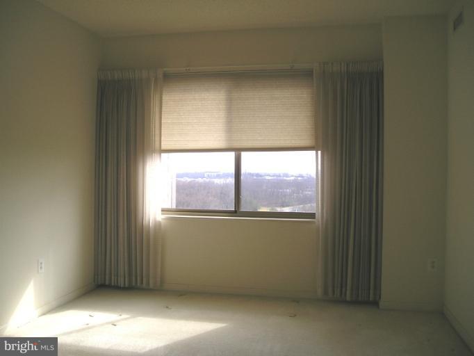 19375 Cypress Ridge Terrace, Unit 1105 Leesburg, VA 20176 - Photo 12 of 17 Bedroom
