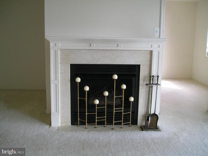 19375 Cypress Ridge Terrace, Unit 1105 Leesburg, VA 20176 - Photo 13 of 17 Living Room
