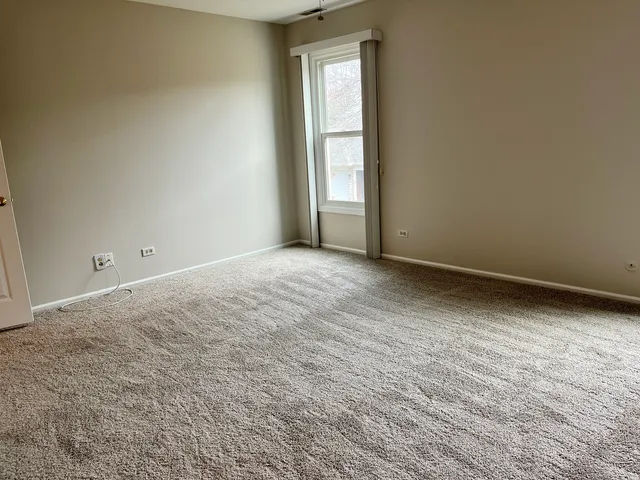 $2,400 | 240 Southwick Court, Unit 240, Vernon Hills, IL 60061