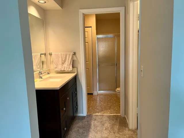 $2,400 | 240 Southwick Court, Unit 240, Vernon Hills, IL 60061