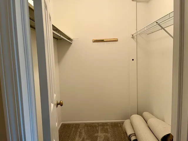 $2,400 | 240 Southwick Court, Unit 240, Vernon Hills, IL 60061