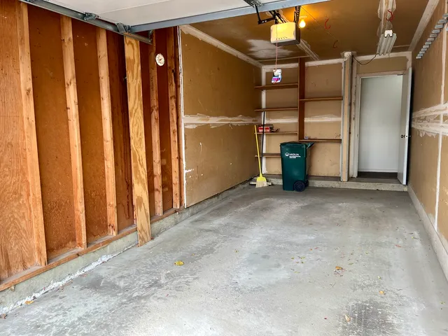 $2,400 | 240 Southwick Court, Unit 240, Vernon Hills, IL 60061