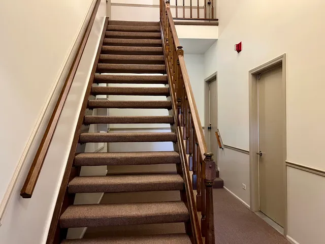 $2,400 | 240 Southwick Court, Unit 240, Vernon Hills, IL 60061