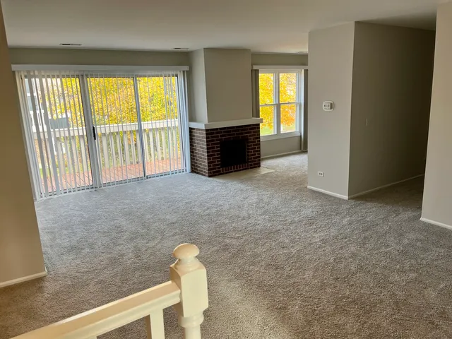 $2,400 | 240 Southwick Court, Unit 240, Vernon Hills, IL 60061