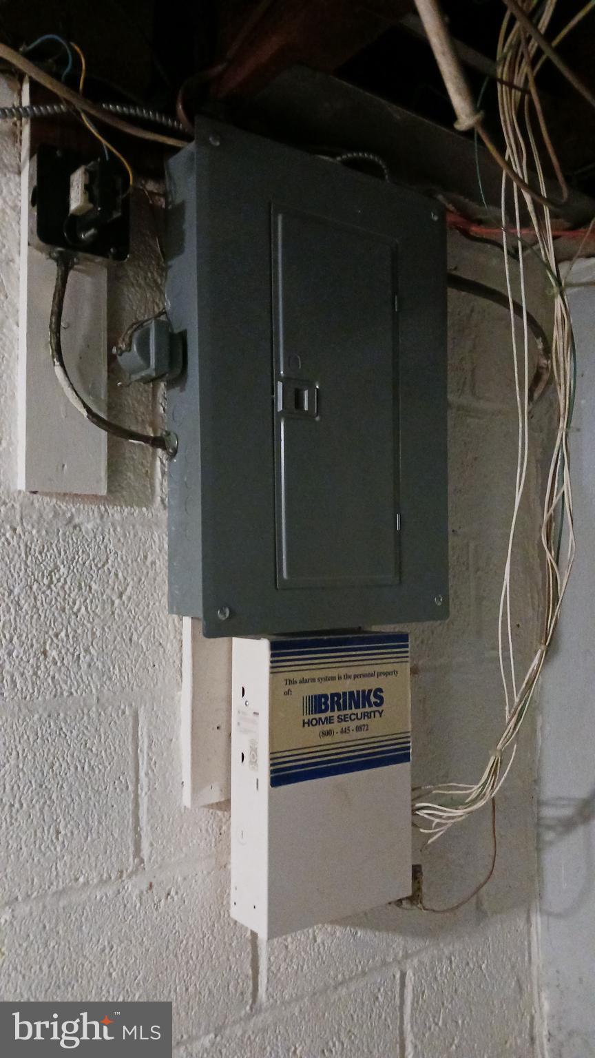 7239 Hanford Street Philadelphia, PA 19149 - Photo 10 of 16