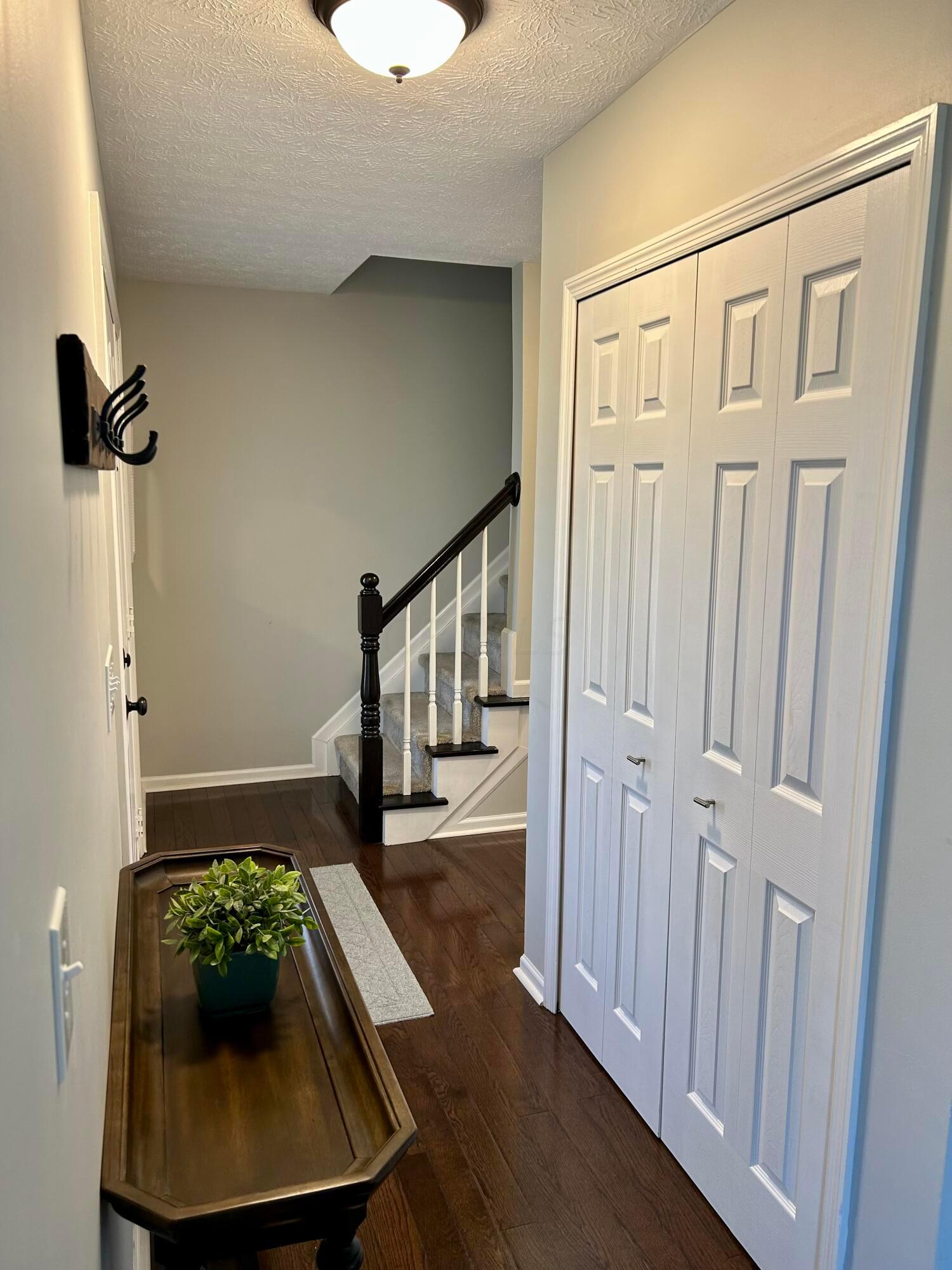 45 Ravine Road Powell, OH 43065 - Photo 4 of 44 Large Coat Closet. Hallway Entry to Living Room