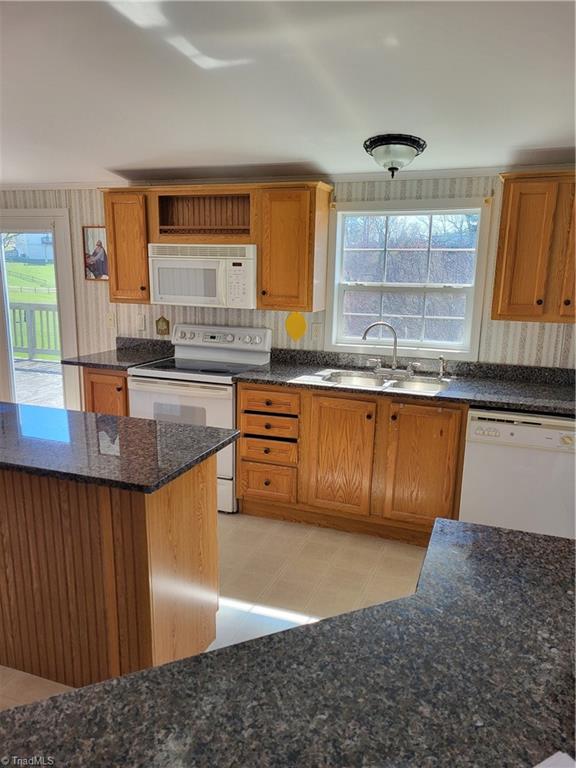 558 Wildcat Road Deep Gap, NC 28618 - Photo 8 of 15