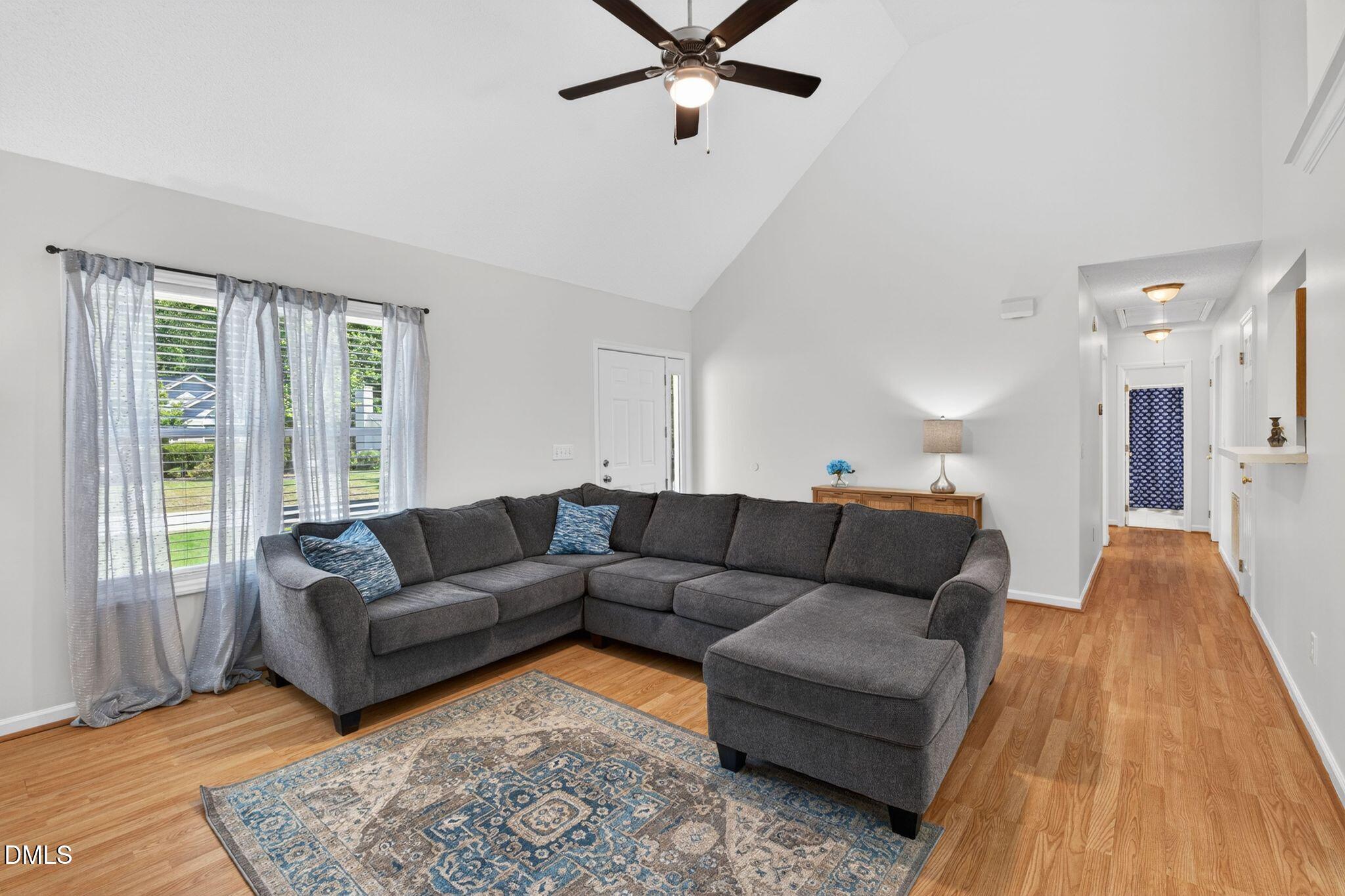 2733 Glastonbury Road Apex, NC 27539 - Photo 8 of 35 35_DSC05116