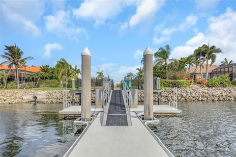 $925,000 | 313 10th Avenue East, Palmetto, FL 34221