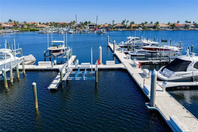 $949,900 | 313 10th Avenue East, Palmetto, FL 34221