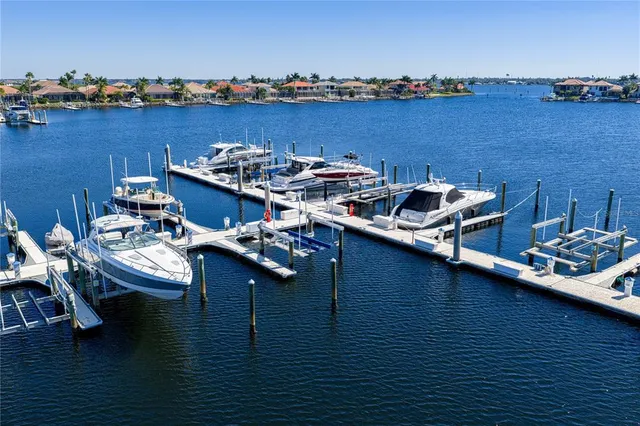 $949,900 | 313 10th Avenue East, Palmetto, FL 34221