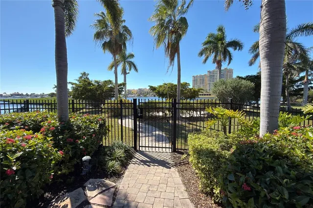 $949,900 | 313 10th Avenue East, Palmetto, FL 34221