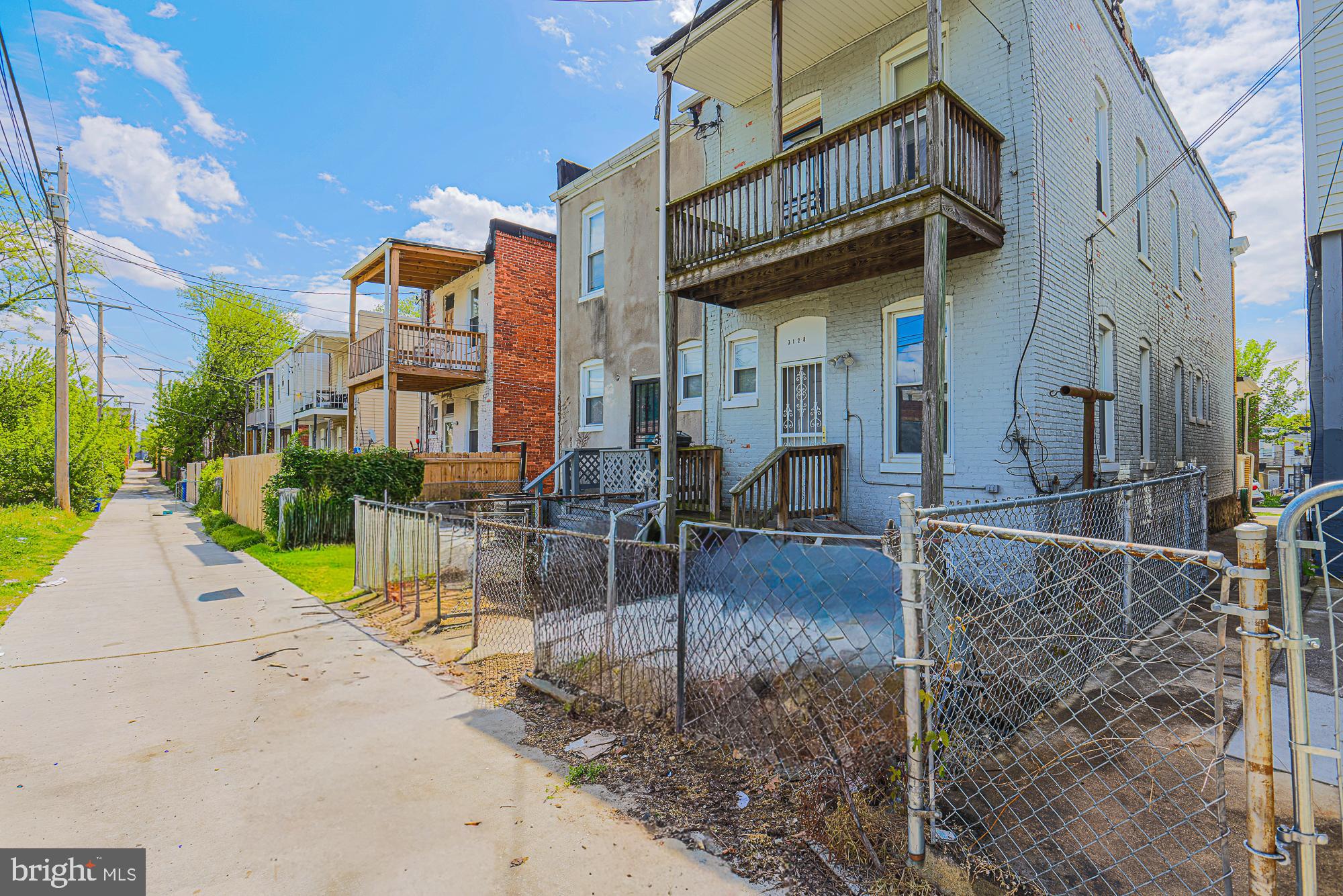 3128 Baker Street Baltimore, MD 21216 - Photo 7 of 43