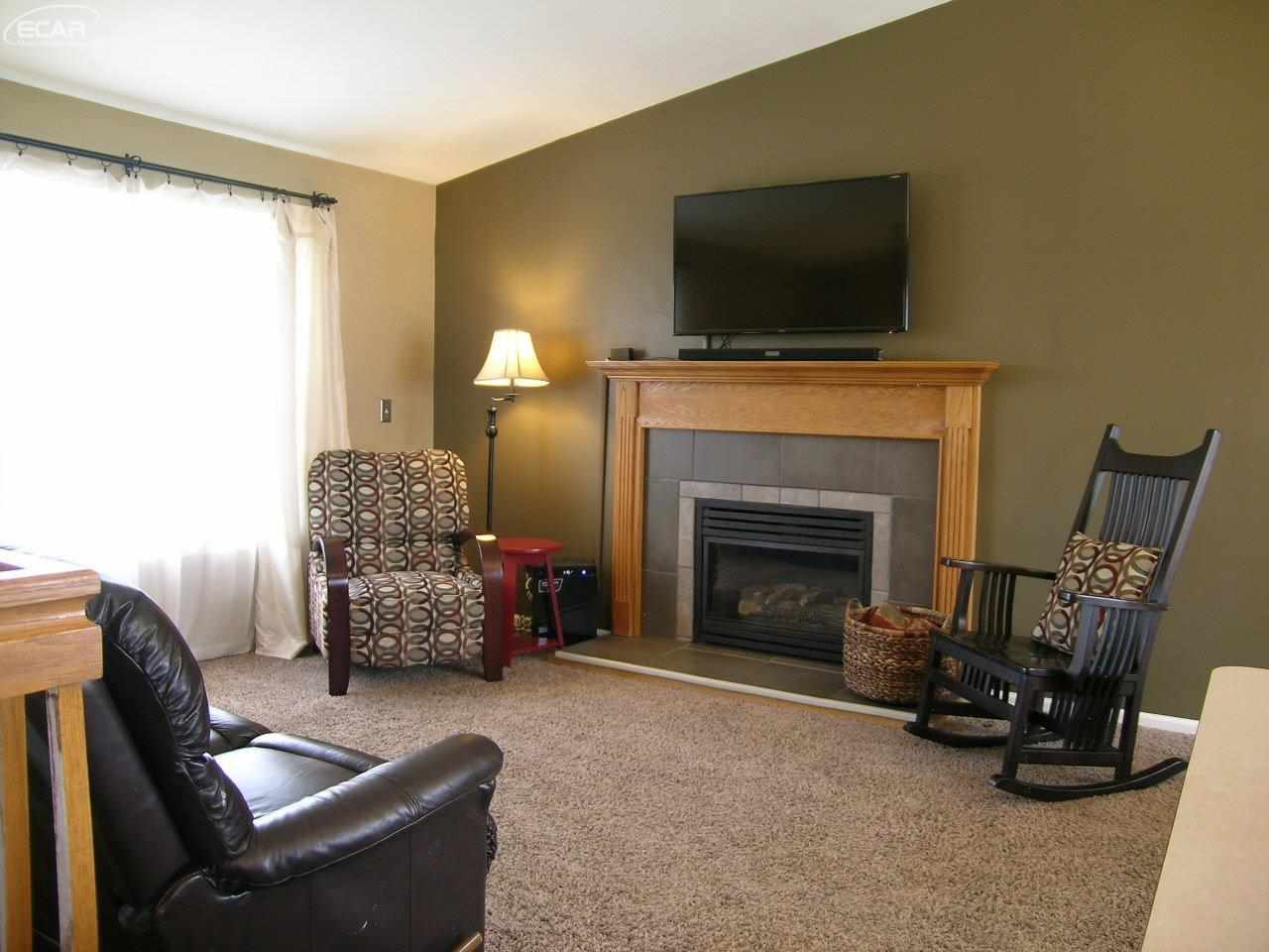 777 Ridgecrest Street Fenton, MI 48430 - Photo 3 of 14 21285736-2.JPG