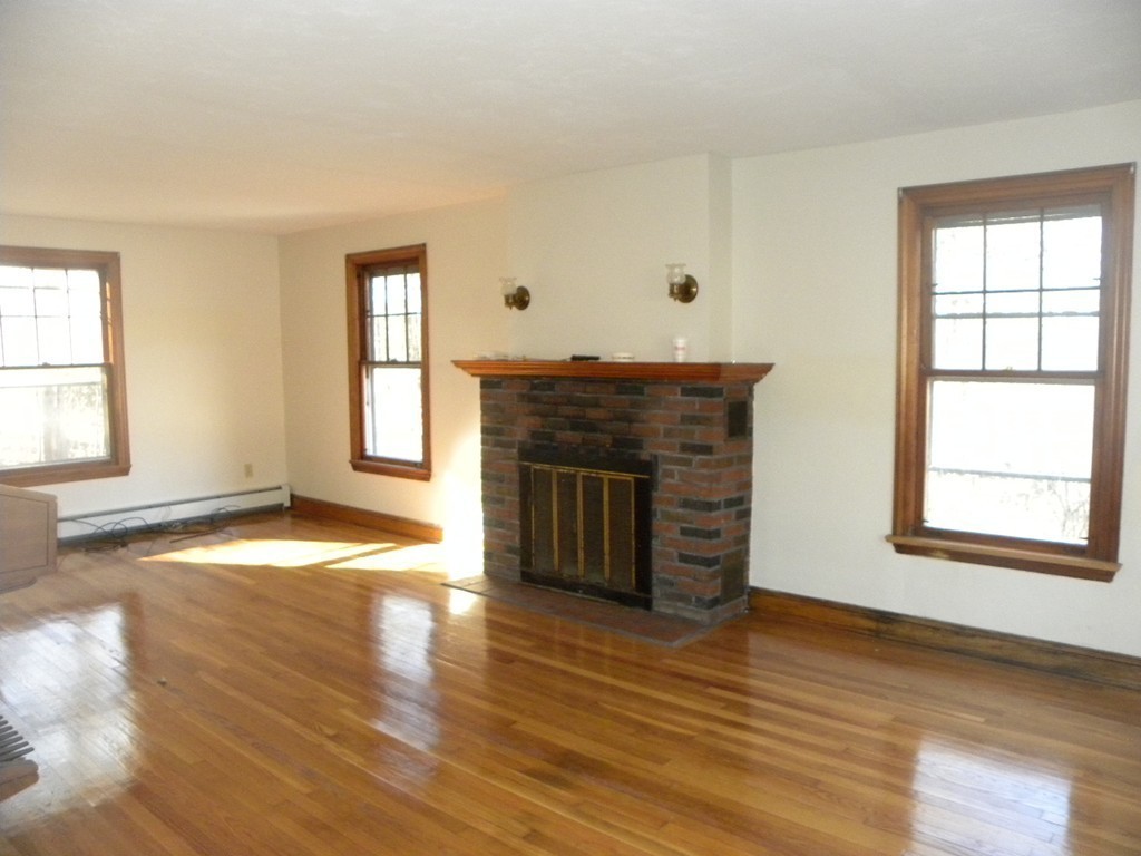 54 Worcester Road Charlton, MA 01507 - Photo 3 of 29