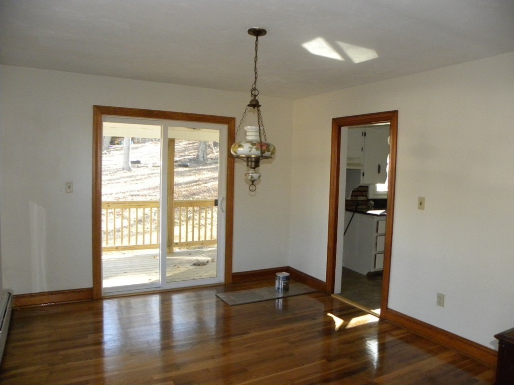 54 Worcester Road Charlton, MA 01507 - Photo 4 of 29