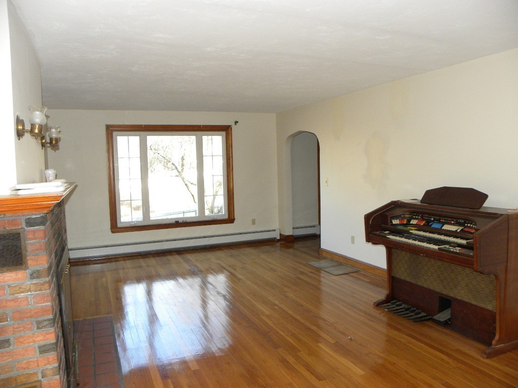 54 Worcester Road Charlton, MA 01507 - Photo 9 of 29