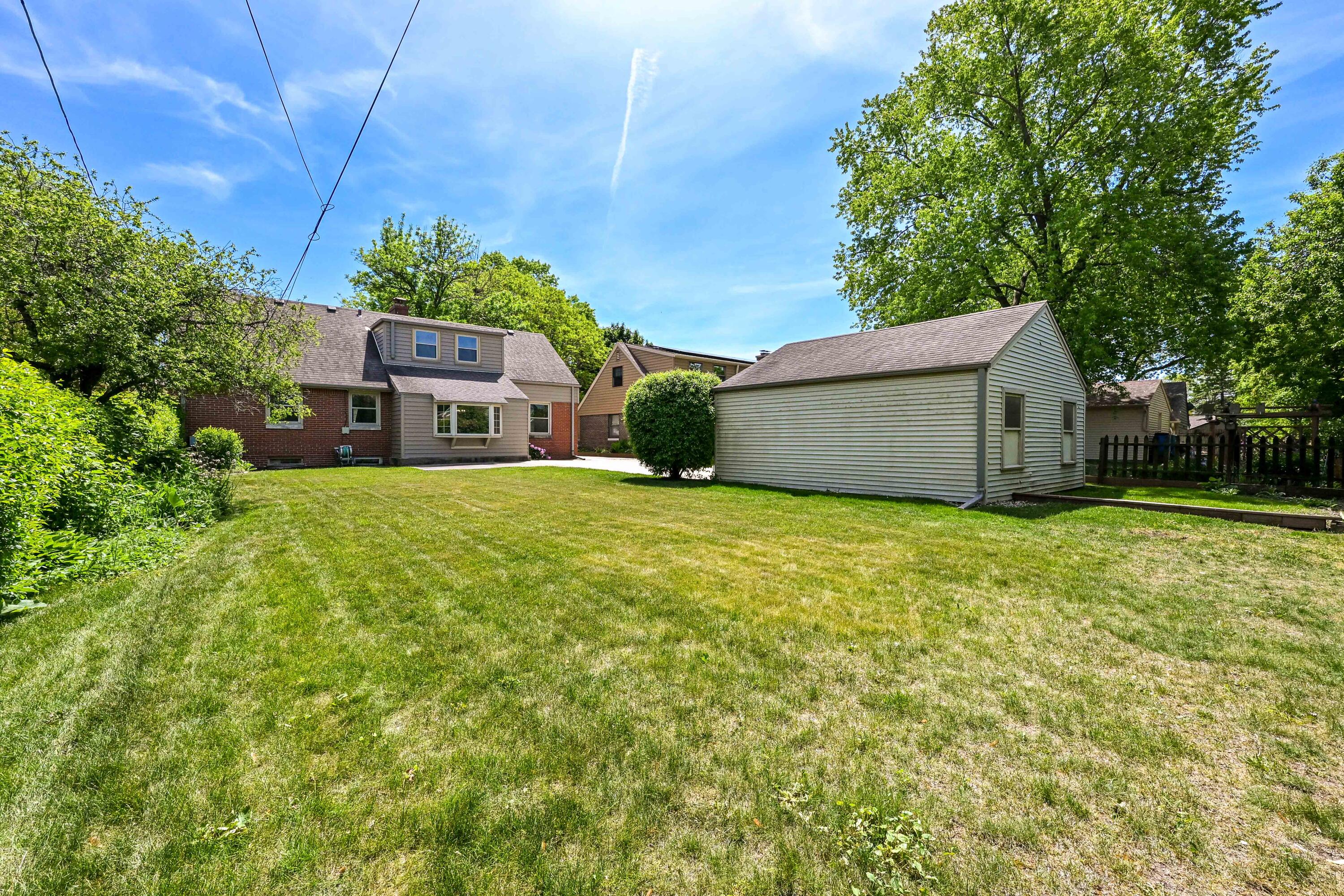 6319 North Bay Ridge Avenue Whitefish Bay, WI 53217 - Photo 32 of 34 DZ6319E-10
