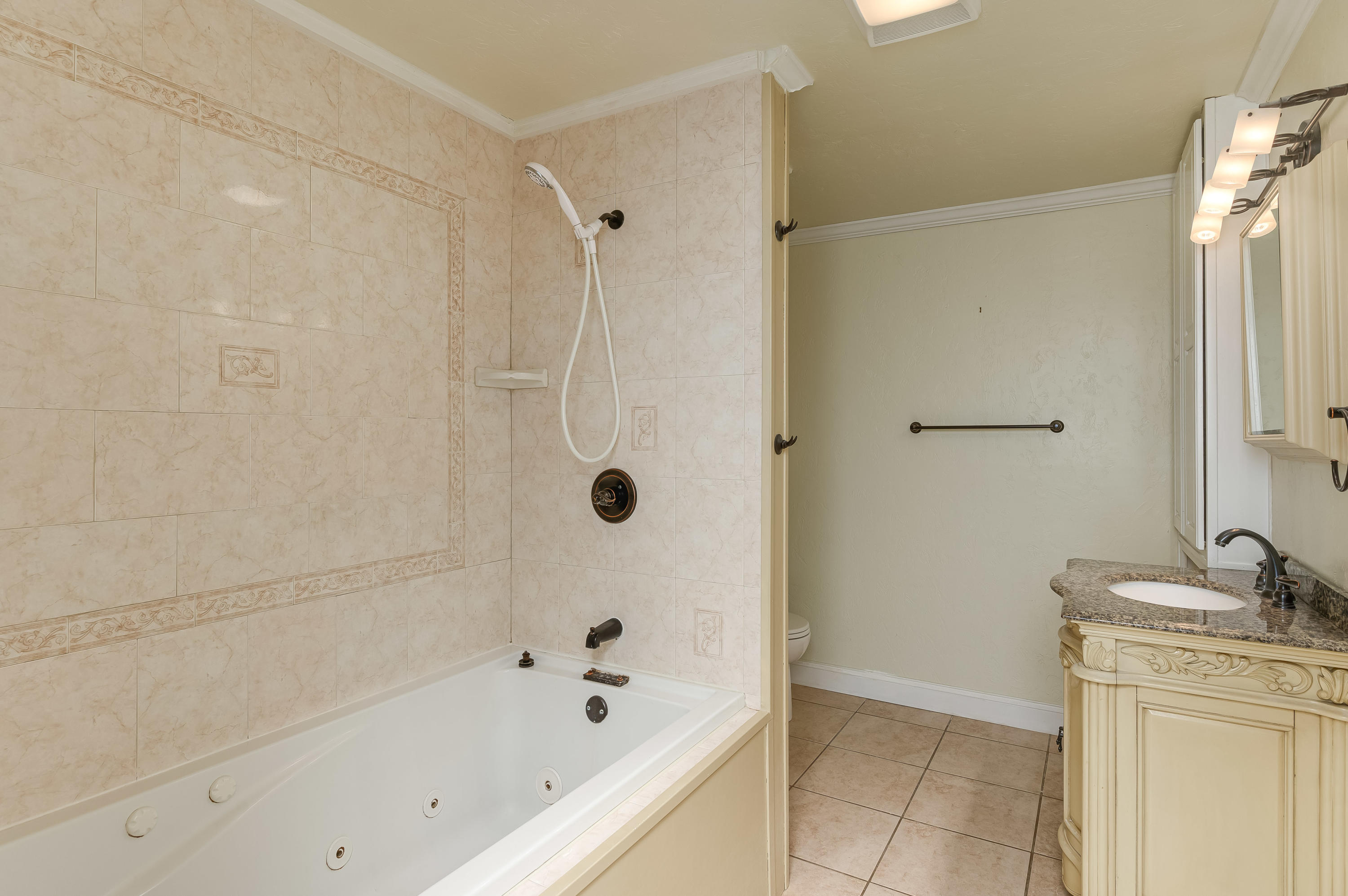 1561 Ooltewah Ringgold Road Ringgold, GA 30736 - Photo 20 of 37 1561_Ooltewah_Ringgold_Rd_0032