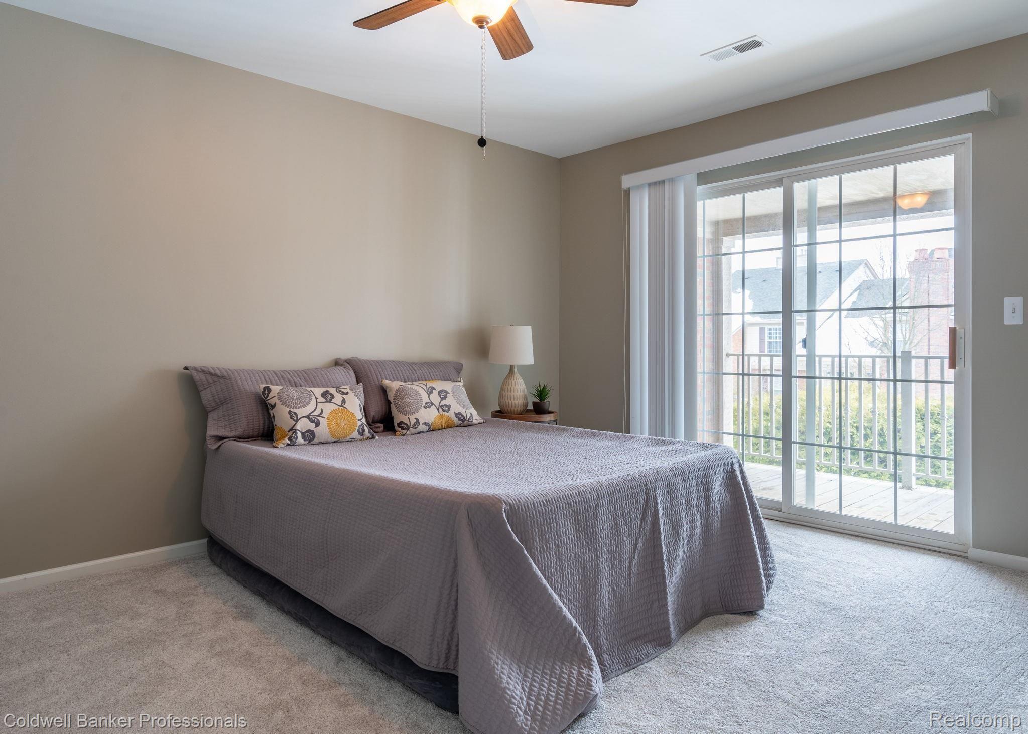 3543 Oakmonte Boulevard Rochester, MI 48306 - Photo 16 of 26 Master bedroom with balcony